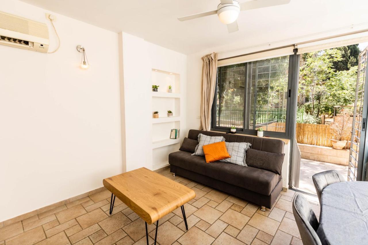 Central On Hapalmach- 3-Bdr Apartment Jerusalem Exterior photo